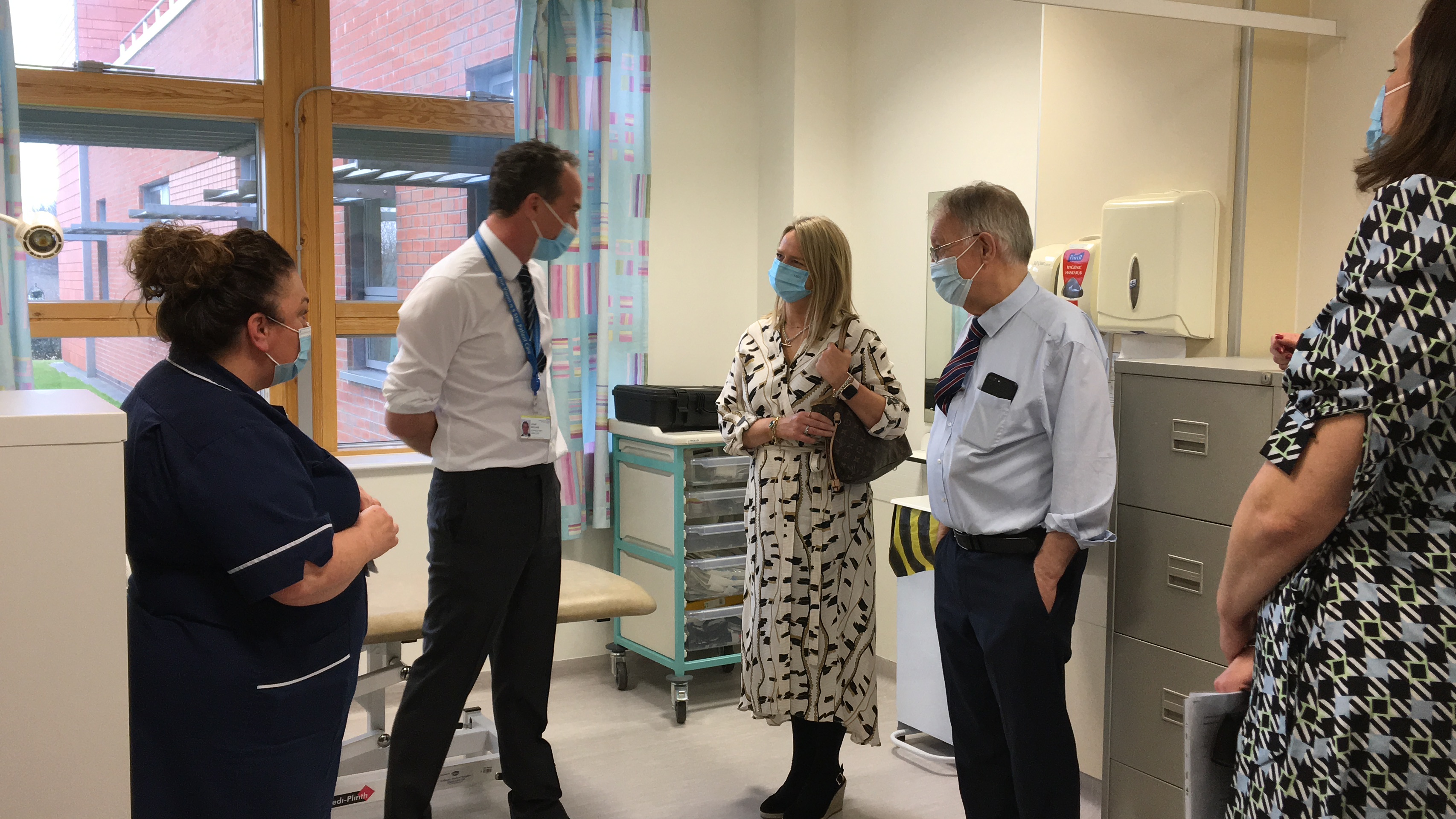 Professor Sir Mike Richards meeting members of staff from St Helens CDC